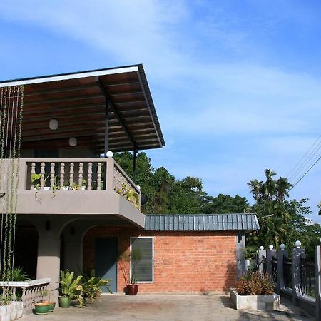 Morning Glory Guest House Kuching Buitenkant foto